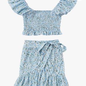 Never worn two piece super cute set